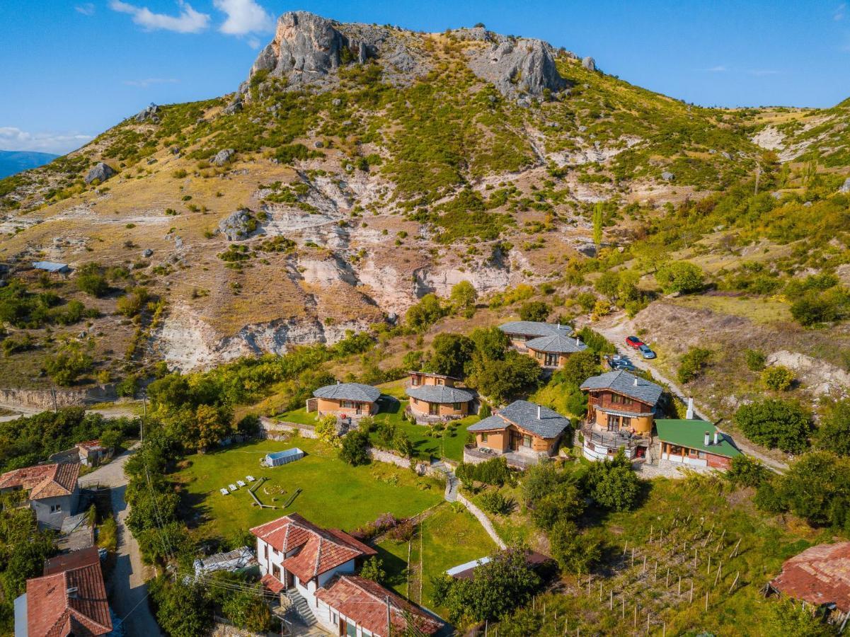 Eco Village Under The Cliffs Ilindentsi Екстер'єр фото