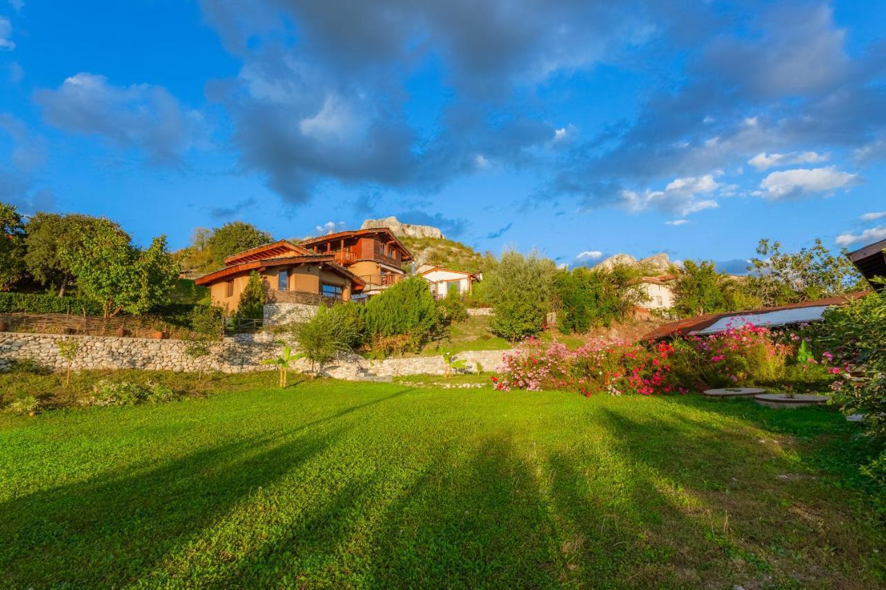 Eco Village Under The Cliffs Ilindentsi Екстер'єр фото