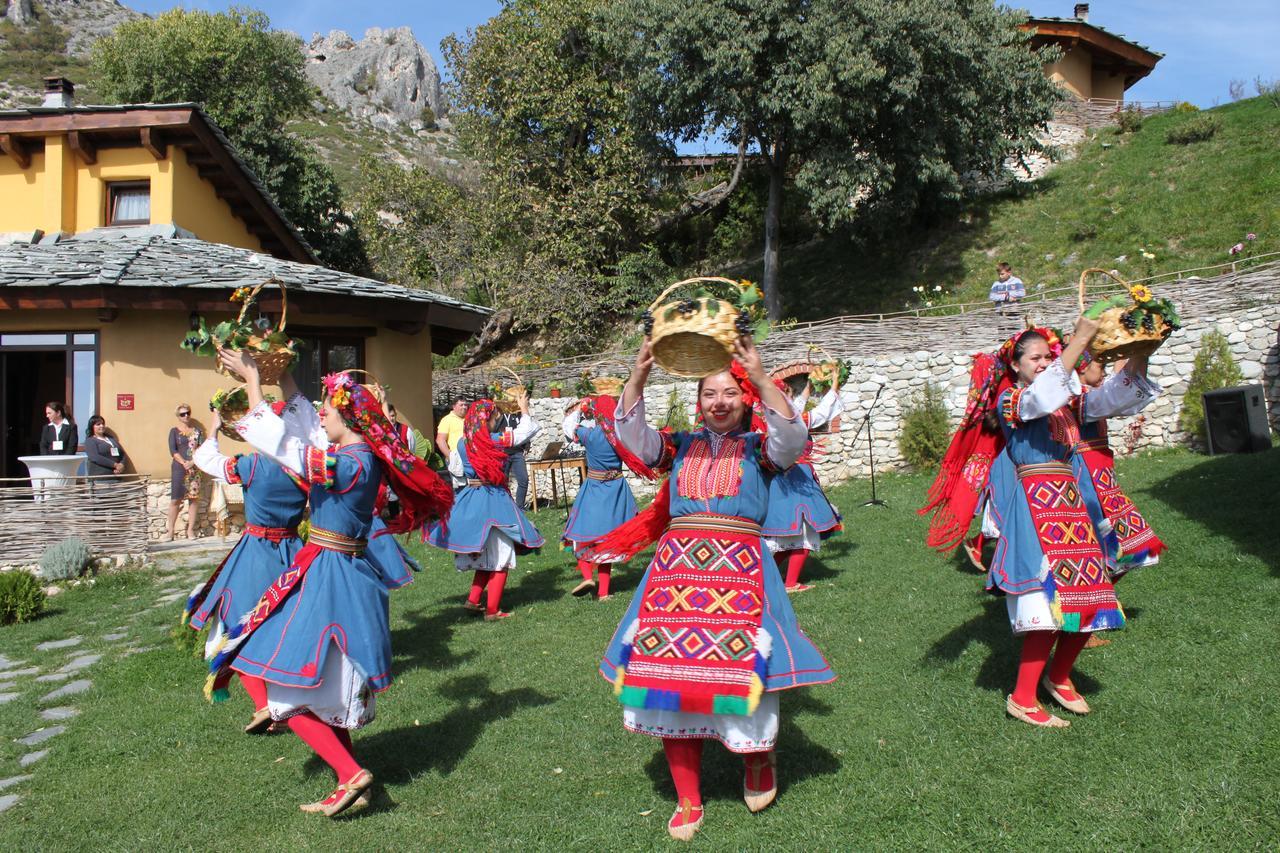 Eco Village Under The Cliffs Ilindentsi Екстер'єр фото